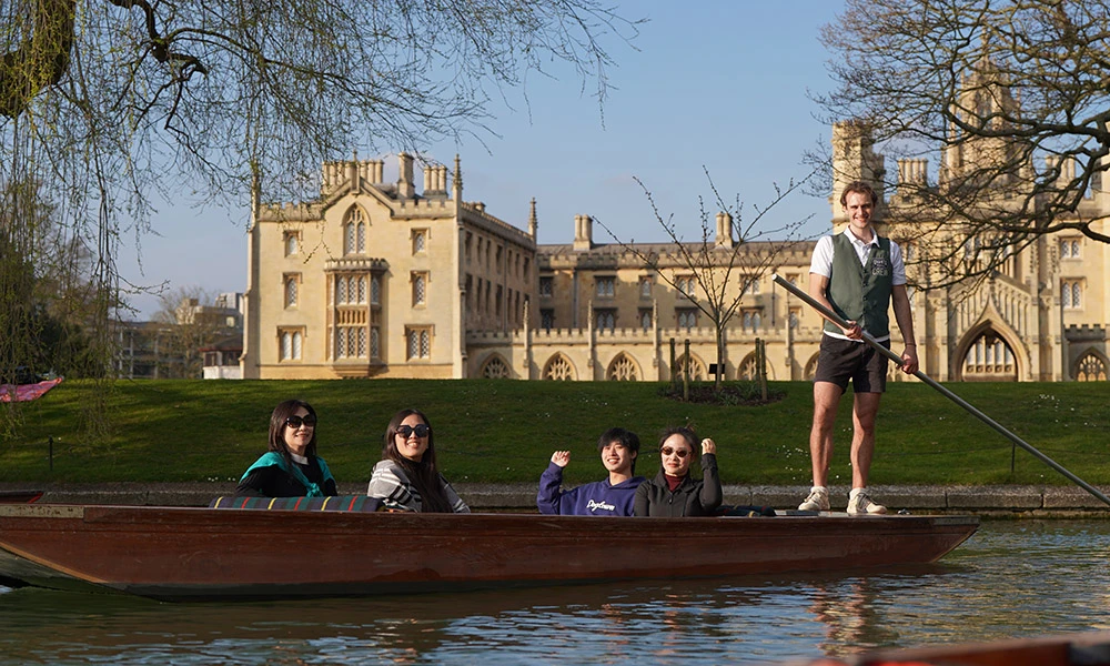 Shared Punting Tour (English Commentary)