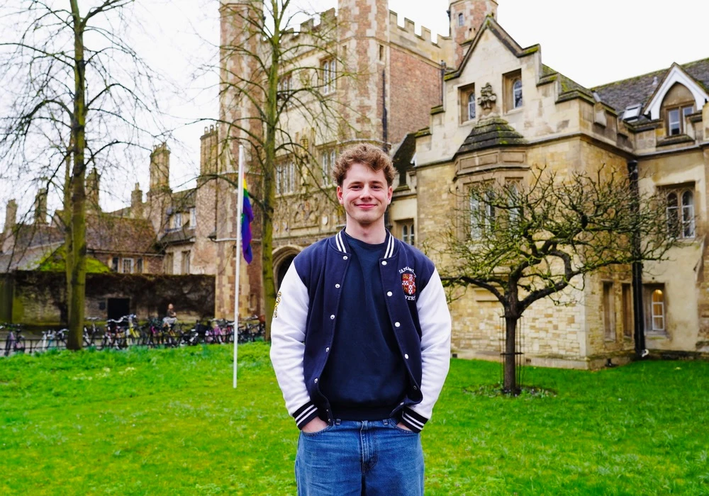 Newton’s Apple Tree