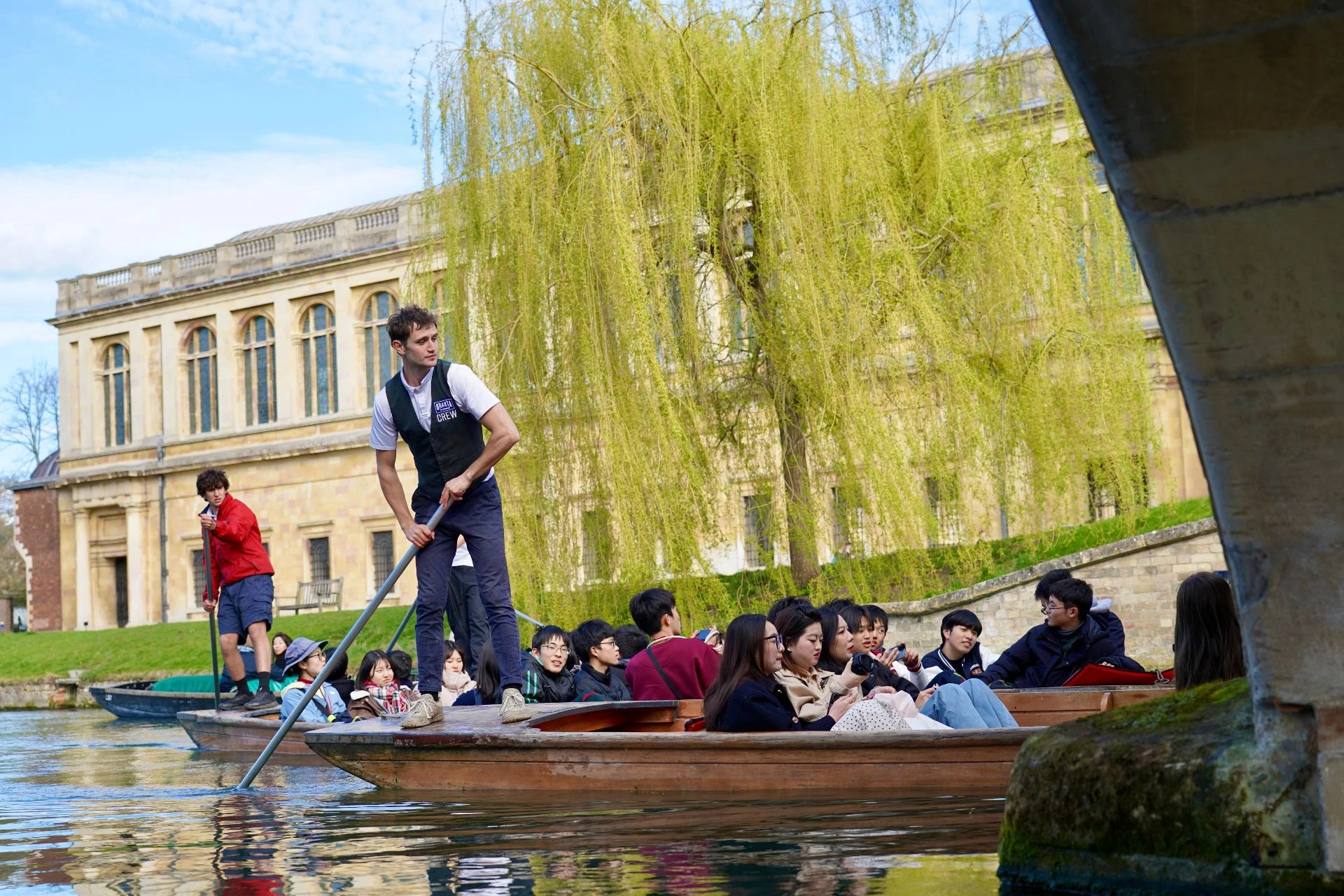 Cambridge Punting Tours | Private & Shared River Cam Tours